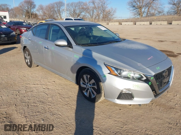 2019 Nissan Altima 2.5 S with VIN 1N4BL4BV4KC126840, listed as a IAAI auction lot 41254641 with 104,640 mi miles. Bid and sale history available at carsss.com. Image 1.