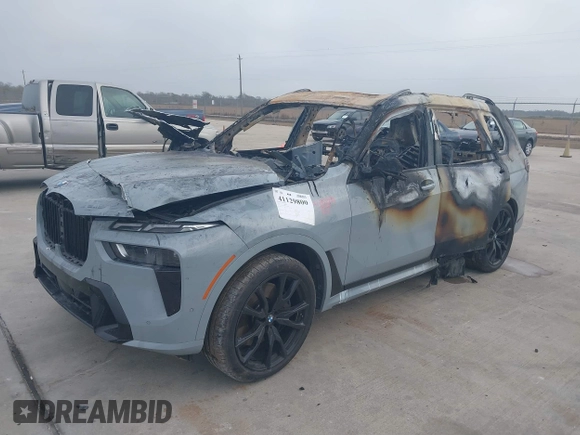 2024 BMW X7 xDrive40i z VIN 5UX23EM08R9W15958, wystawiony jako IAAI lot #41129800 z przebiegiem Nie podano mil oraz . Historia ofert i sprzedaży dostępna na DreamBid. Obrazek 16.