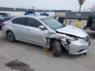 2017 Nissan Altima SV z VIN 1N4AL3AP7HC243197, wystawiony jako IAAI lot #42182514 z przebiegiem 110 700 mil mil oraz . Historia ofert i sprzedaży dostępna na DreamBid. Obrazek 1.