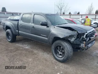 2015 Toyota Tacoma with VIN 3TMMU4FN0FM085444, listed as a IAAI auction lot 41388229 with 139,802 mi miles. Bid and sale history available at carsss.com. Image 1.