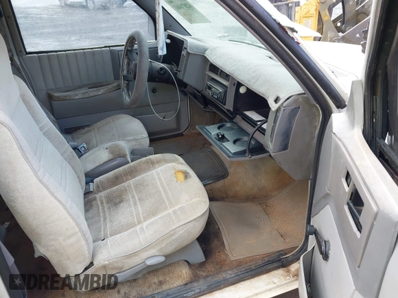 1993 GMC Sonoma z VIN 1GTCS19Z2P0520046, wystawiony jako IAAI lot #42071461 z przebiegiem 236 599 mil mil oraz . Historia ofert i sprzedaży dostępna na DreamBid. Obrazek 5.
