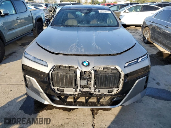 2024 BMW 7 Series 740i с VIN WBA23EH07RCP58749, выставлен на аукционе Copart как лот 42834555 с пробегом 9 227 миль миль и Чистый • Clean title. История ставок и продаж доступна на DreamBid. Изображение 5.
