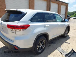 2019 Toyota Highlander Hybrid LE with VIN 5TDBGRFH6KS070611, listed as a IAAI auction lot 42301946 with 78,323 mi miles and . Bid and sale history available at DreamBid. Image 4.