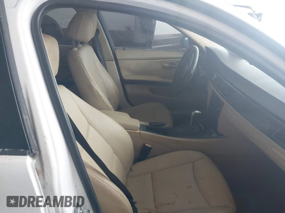 2006 BMW 3 Series 325i with VIN WBAVB17526NK38349, listed as a IAAI auction lot 41510576 with 135,574 mi miles. Bid and sale history available at carsss.com. Image 5.