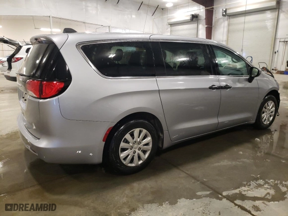 2021 Chrysler Voyager L with VIN 2C4RC1AG7MR553238, listed as a Copart auction lot 44531975 with 20,065 mi miles and Clean Title. Bid and sale history available at carsss.com. Image 3.