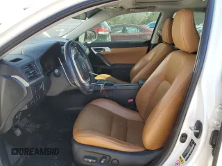 2012 Lexus CT 200h z VIN JTHKD5BHXC2073056, wystawiony jako Copart lot #48620684 z przebiegiem 106 505 mil mil oraz Szkoda całkowita • Salvage title. Historia ofert i sprzedaży dostępna na DreamBid. Obrazek 7.