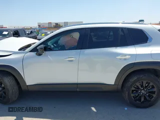 2024 Mazda CX-50 S Select с VIN 7MMVABAM9RN238736, выставлен на аукционе IAAI как лот 42003658 с пробегом 9 880 миль миль и . История ставок и продаж доступна на DreamBid. Изображение 14.