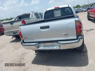 2006 Toyota Tacoma PreRunner z VIN 3TMKU72N76M008066, wystawiony jako IAAI lot #42692603 z przebiegiem 208 065 mil mil oraz . Historia ofert i sprzedaży dostępna na DreamBid. Obrazek 16.