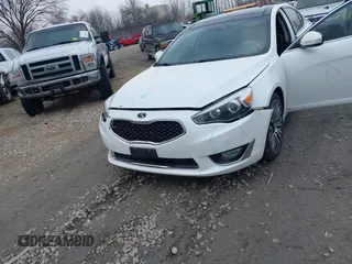 2014 Kia Cadenza Premium with VIN KNALN4D7XE5129562, listed as a IAAI auction lot 41922550 with 142,136 mi miles. Bid and sale history available at carsss.com. Image 6.