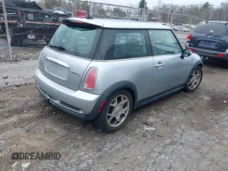 2005 MINI Hardtop S with VIN WMWRE33445TD93578, listed as a IAAI auction lot 42044654 with 150,123 mi miles and . Bid and sale history available at DreamBid. Image 4.