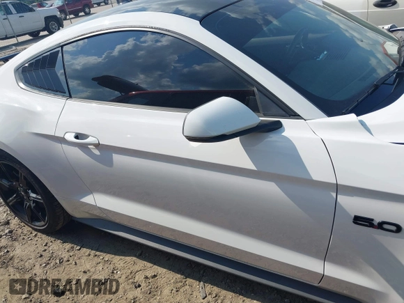 2020 Ford Mustang GT z VIN 1FA6P8CF5L5168721, wystawiony jako IAAI lot #42488098 z przebiegiem 53 983 mil mil oraz . Historia ofert i sprzedaży dostępna na DreamBid. Obrazek 13.