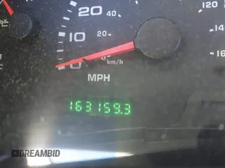 2003 Ford F-250 XL с VIN 1FTNX20L33EC88739, выставлен на аукционе IAAI как лот 42293415 с пробегом 163 159 миль миль и . История ставок и продаж доступна на DreamBid. Изображение 15.