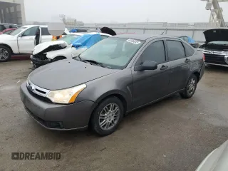 2011 Ford Focus SE with VIN 1FAHP3FN5BW184070, listed as a Copart auction lot 43336645 with 200,064 mi miles and Salvage Title. Bid and sale history available at carsss.com. Image 1.