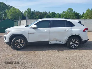 2024 Volkswagen Atlas SE with VIN 1V2DE2CA0RC259827, listed as a IAAI auction lot 42145264 with 10,302 mi miles and . Bid and sale history available at DreamBid. Image 14.