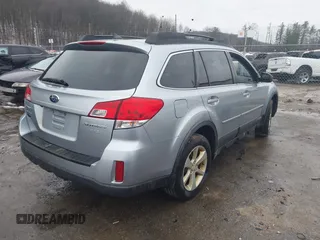 2014 Subaru Outback 2.5i Premium with VIN 4S4BRBDCXE3308101, listed as a IAAI auction lot 41166533 with 202,488 mi miles. Bid and sale history available at carsss.com. Image 4.