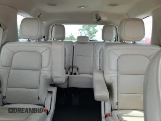 2019 Lincoln Navigator Reserve z VIN 5LMJJ2LT5KEL24983, wystawiony jako Copart lot #55851575 z przebiegiem 42 483 mil mil oraz Szkoda całkowita • Salvage title. Historia ofert i sprzedaży dostępna na DreamBid. Obrazek 10.