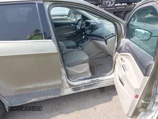 2013 Ford Escape SE z VIN 1FMCU9GX4DUC68312, wystawiony jako IAAI lot #42472030 z przebiegiem 134 070 mil mil oraz . Historia ofert i sprzedaży dostępna na DreamBid. Obrazek 5.