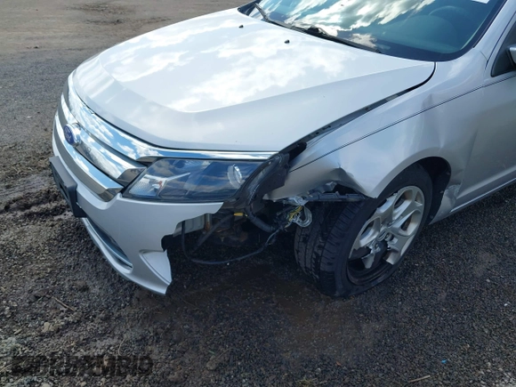 2011 Ford Fusion SE with VIN 3FAHP0HA8BR273529, listed as a IAAI auction lot 41890616 with 85,486 mi miles. Bid and sale history available at carsss.com. Image 6.