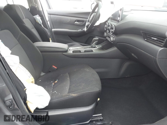 2024 Nissan Sentra SV z VIN 3N1AB8CV1RY261972, wystawiony jako IAAI lot #42135945 z przebiegiem 21 250 mil mil oraz . Historia ofert i sprzedaży dostępna na DreamBid. Obrazek 5.