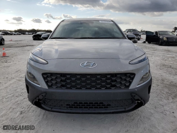 2022 Hyundai Kona SE with VIN KM8K22ABXNU777943, listed as a Copart auction lot 42723445 with 39,143 mi miles and Non Repairable. Bid and sale history available at carsss.com. Image 5.