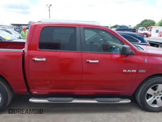 2009 Dodge 1500 SLT z VIN 1D3HB13TX9S733173, wystawiony jako IAAI lot #42227371 z przebiegiem 213 553 mil mil oraz . Historia ofert i sprzedaży dostępna na DreamBid. Obrazek 13.