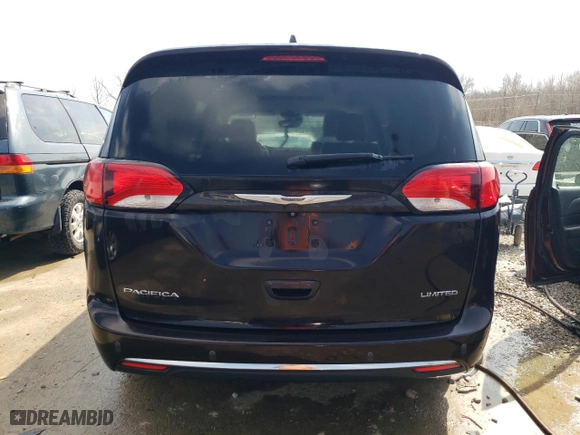 2017 Chrysler Pacifica Limited with VIN 2C4RC1GG4HR538998, listed as a Copart auction lot 47745815 with 139,956 mi miles and Salvage Title. Bid and sale history available at carsss.com. Image 6.