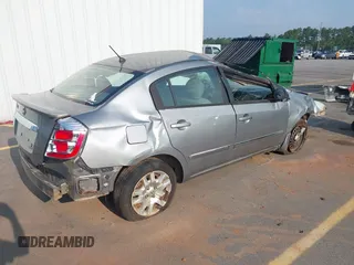 2011 Nissan Sentra 2.0 z VIN 3N1AB6AP4BL718463, wystawiony jako IAAI lot #42395134 z przebiegiem 174 302 mil mil oraz . Historia ofert i sprzedaży dostępna na DreamBid. Obrazek 4.
