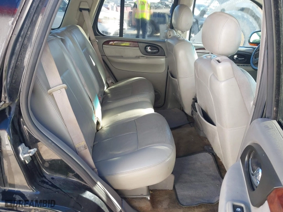 2005 GMC Envoy SLE with VIN 1GKDT13S952288760, listed as a IAAI auction lot 41671656 with 1 mi miles. Bid and sale history available at carsss.com. Image 8.
