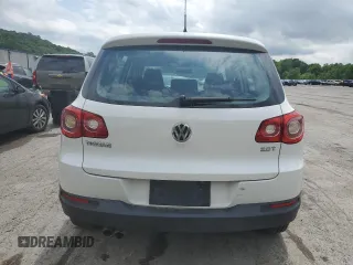 2011 Volkswagen Tiguan S z VIN WVGAV7AX0BW528675, wystawiony jako Copart lot #57862685 z przebiegiem 135 991 mil mil oraz Czysty tytuł • Clean title. Historia ofert i sprzedaży dostępna na DreamBid. Obrazek 6.