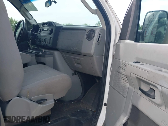 2012 Ford Econoline Cargo Commercial z VIN 1FTNE2EL5CDB10478, wystawiony jako IAAI lot #41861431 z przebiegiem 165 546 mil mil oraz . Historia ofert i sprzedaży dostępna na DreamBid. Obrazek 5.