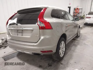 2015 Volvo XC60 T5 Drive-E Premier Plus with VIN YV440MDC6F2616258, listed as a IAAI auction lot 41530303 with 129,950 mi miles. Bid and sale history available at carsss.com. Image 4.