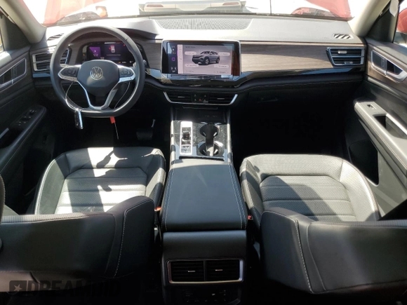 2024 Volkswagen Atlas SEL with VIN 1V2BR2CA3RC533646, listed as a Copart auction lot 52700135 with 10,498 mi miles and Salvage title. Bid and sale history available at DreamBid. Image 8.