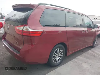 2018 Toyota Sienna XLE Auto Access Seat with VIN 5TDYZ3DC8JS932914, listed as a IAAI auction lot 41178252 with 112,009 mi miles. Bid and sale history available at carsss.com. Image 4.