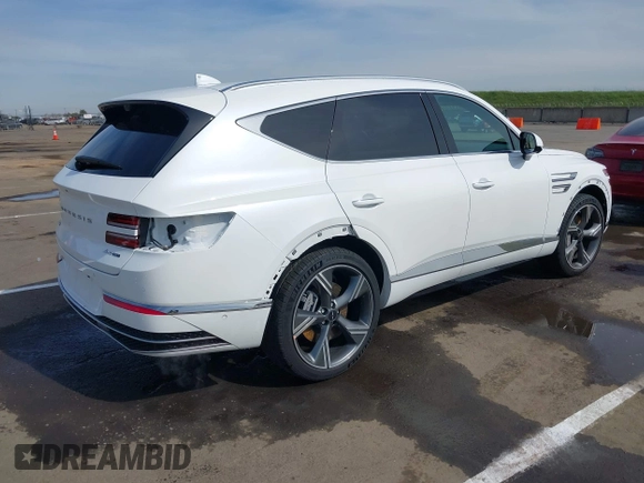 2025 Genesis GV80 Prestige with VIN KMUHEESC3SU250124, listed as a IAAI auction lot 41763078 with 2,283 mi miles and . Bid and sale history available at DreamBid. Image 4.