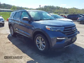 2021 Ford Explorer XLT z VIN 1FMSK8DH3MGC06374, wystawiony jako IAAI lot #42029136 z przebiegiem 51 230 mil mil oraz . Historia ofert i sprzedaży dostępna na DreamBid. Obrazek 1.