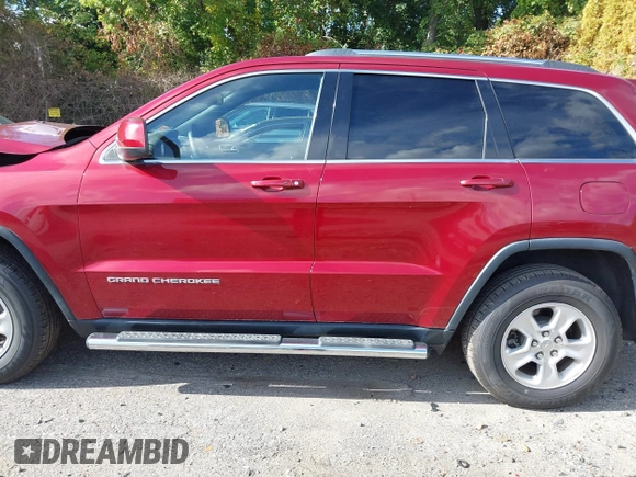 2014 Jeep Grand Cherokee Altitude with VIN 1C4RJFAG3EC477952, listed as a IAAI auction lot 40446154 with 35,573 mi miles. Bid and sale history available at carsss.com. Image 14.