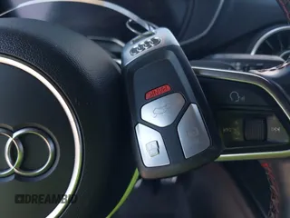 2016 Audi TTS 2.0T z VIN TRUC1AFV5G1030771, wystawiony jako IAAI lot #41940807 z przebiegiem 81 357 mil mil oraz . Historia ofert i sprzedaży dostępna na DreamBid. Obrazek 11.
