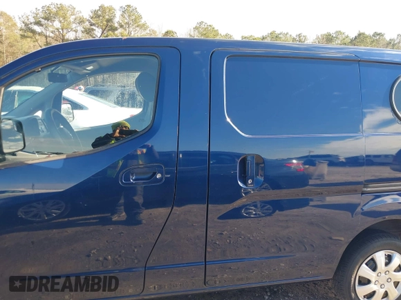 2013 Nissan NV200 SV z VIN 3N6CM0KN9DK693656, wystawiony jako IAAI lot #41297500 z przebiegiem 187 330 mil mil oraz . Historia ofert i sprzedaży dostępna na DreamBid. Obrazek 15.