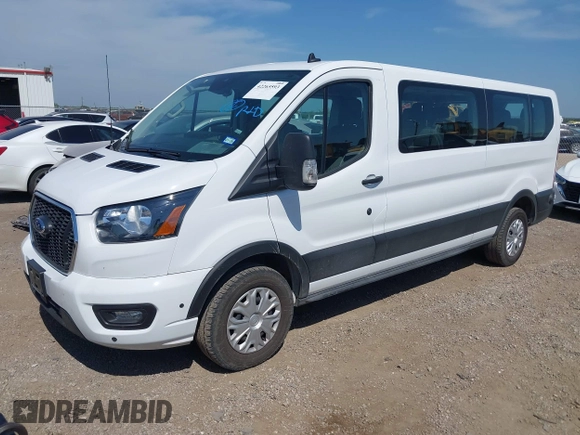 2024 Ford Transit Passenger XL z VIN 1FBAX2Y86RKA08969, wystawiony jako IAAI lot #42265593 z przebiegiem 27 690 mil mil oraz . Historia ofert i sprzedaży dostępna na DreamBid. Obrazek 17.