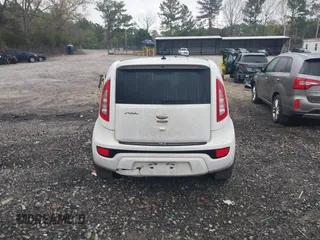 2013 Kia Soul ! with VIN KNDJT2A64D7570378, listed as a IAAI auction lot 41955532 with 214,564 mi miles. Bid and sale history available at carsss.com. Image 16.