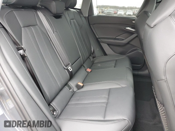 2025 Audi Q6 e-tron Premium Plus z VIN WA124BGF6SA005195, wystawiony jako Copart lot #42492975 z przebiegiem Nie podano mil oraz Szkody całkowita. Historia ofert i sprzedaży dostępna na DreamBid. Obrazek 11.