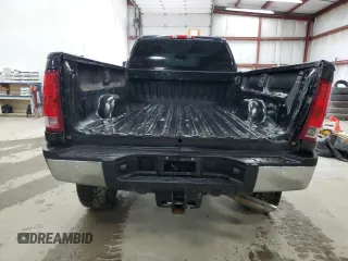 2012 GMC Sierra 2500HD SLE z VIN 1GT120CG6CF169156, wystawiony jako Copart lot #52860205 z przebiegiem 106 505 mil mil oraz Szkoda całkowita • Salvage title. Historia ofert i sprzedaży dostępna na DreamBid. Obrazek 6.