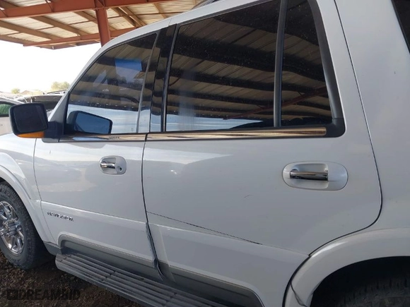2003 Lincoln Navigator Ultimate with VIN 5LMFU27R23LJ08534, listed as a IAAI auction lot 41419320 with NaN miles. Bid and sale history available at carsss.com. Image 14.