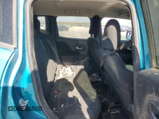 2020 Jeep Renegade Latitude z VIN ZACNJABB5LPL31806, wystawiony jako Copart lot #57179345 z przebiegiem 24 182 mil mil oraz Szkoda całkowita • Salvage title. Historia ofert i sprzedaży dostępna na DreamBid. Obrazek 10.