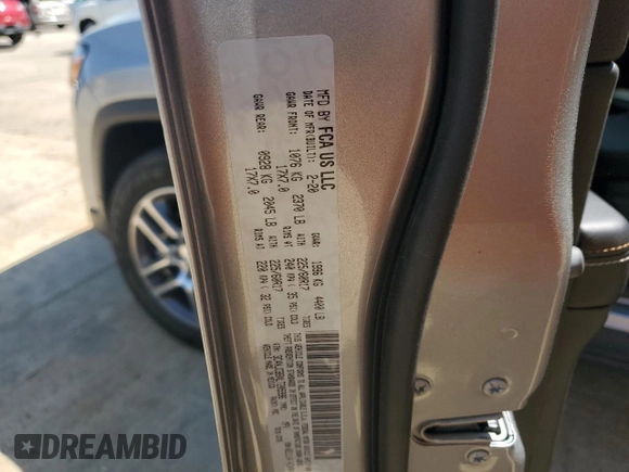 2020 Jeep Compass Latitude z VIN 3C4NJCBBXLT205996, wystawiony jako Copart lot #50507825 z przebiegiem Nie podano mil oraz Szkoda całkowita • Salvage title. Historia ofert i sprzedaży dostępna na DreamBid. Obrazek 14.