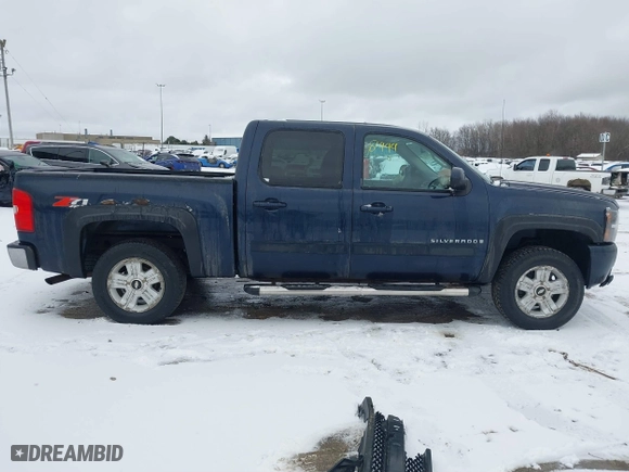 2007 Chevrolet Silverado 1500 LT w/1LT with VIN 3GCEK13367G527073, listed as a IAAI auction lot 41481444 with 169,642 mi miles. Bid and sale history available at carsss.com. Image 13.