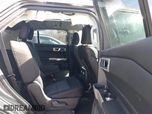 2023 Ford Explorer XLT with VIN 1FMSK8DH5PGA18458, listed as a IAAI auction lot 41619596 with 39,727 mi miles. Bid and sale history available at carsss.com. Image 8.