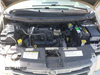 2005 Chrysler Town & Country Limited with VIN 2C8GP64L65R323207, listed as a IAAI auction lot 42150242 with 80,305 mi miles. Bid and sale history available at carsss.com. Image 10.