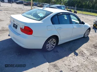 2006 BMW 3 Series 325xi with VIN WBAVD13506KV09944, listed as a IAAI auction lot 41760287 with 175,061 mi miles. Bid and sale history available at carsss.com. Image 4.