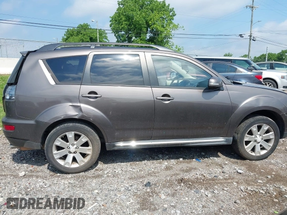 2010 Mitsubishi Outlander SE with VIN JA4AS3AW0AZ002972, listed as a IAAI auction lot 42220473 with 225,584 mi miles and . Bid and sale history available at DreamBid. Image 13.